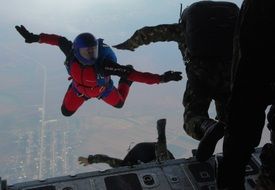 skydiving jump training