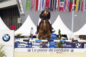 horse jumping competition