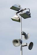 Speakers on the mast