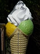 cream ice cream sculpture