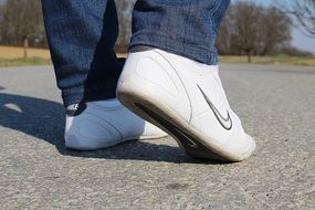 sports shoes for fast run