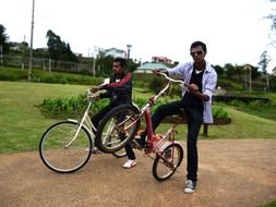 cyclists in sri lanka