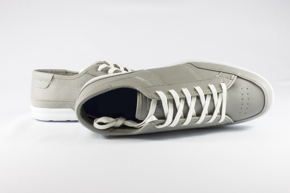gray men's sneakers
