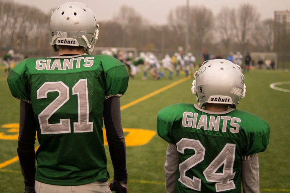 american football giants 21, 24