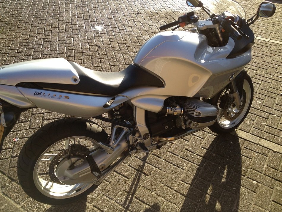 motorbike bmw r1100 on the pavement