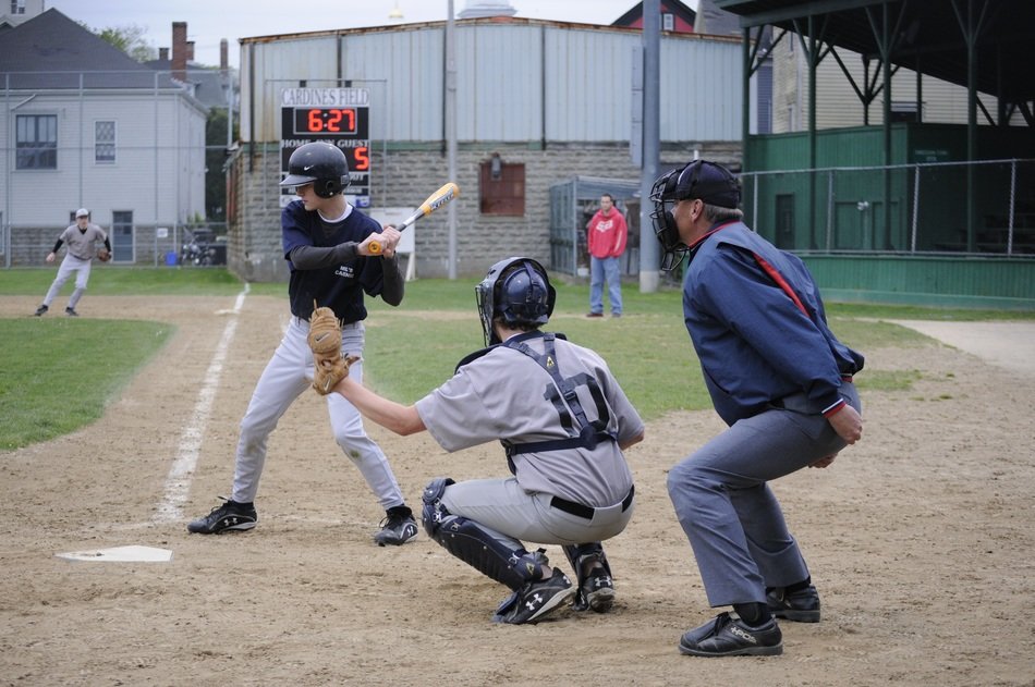 catching the ball in baseball