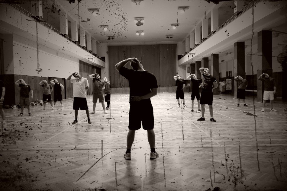 men warming up before workout
