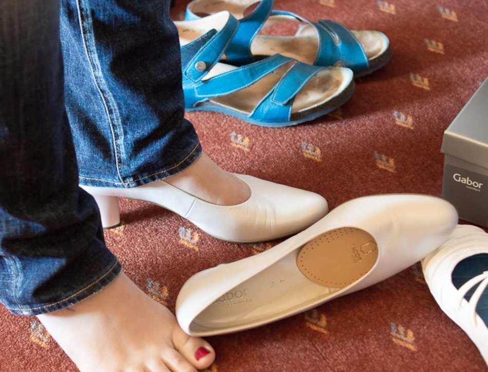 Different shoe fitting