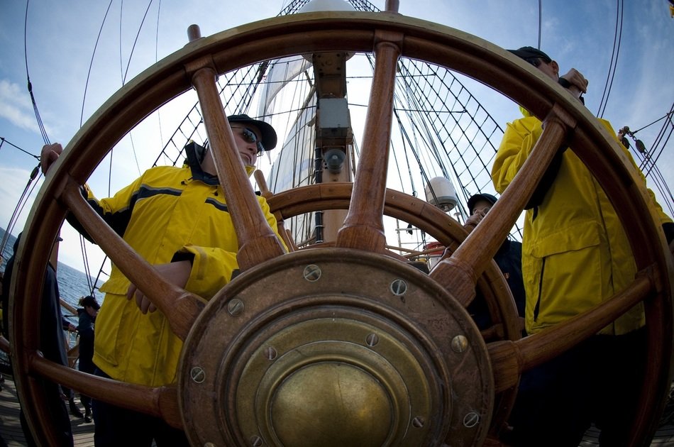 picture of the men on a ship