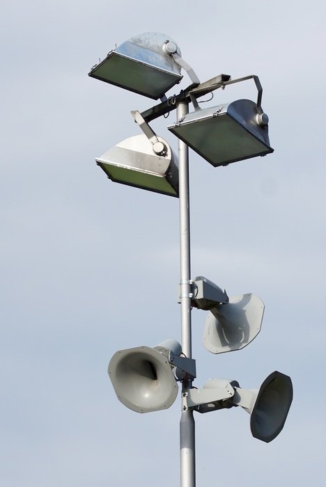 Speakers on the mast