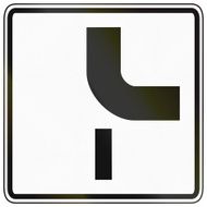 Priority Route At T-Junction N3