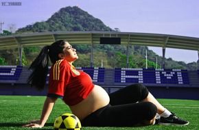 pregnancy and football ball