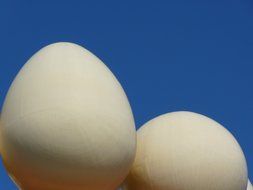 sculpture eggs in Spain