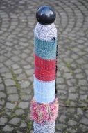 knitted post ball