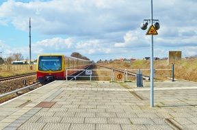 platform, railway station