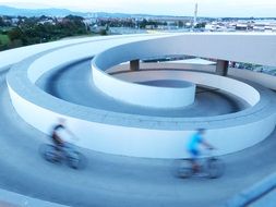 fast cycling on a spiral road