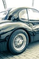 Lateral rear view on the car 