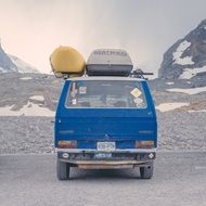 travel on a blue retro car