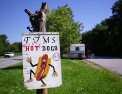 Road sign "hot dogs"