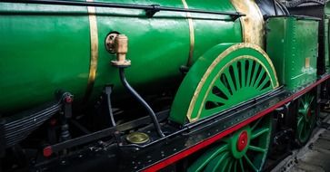 wheel of steam locomotive