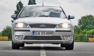 Ford Mondeo on asphalt