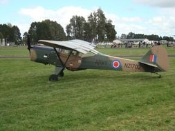 army green plane