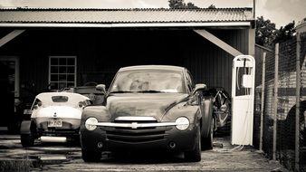 garage for vintage car monohrome foto