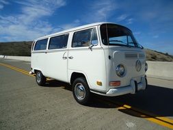 white vintage volkswagen car