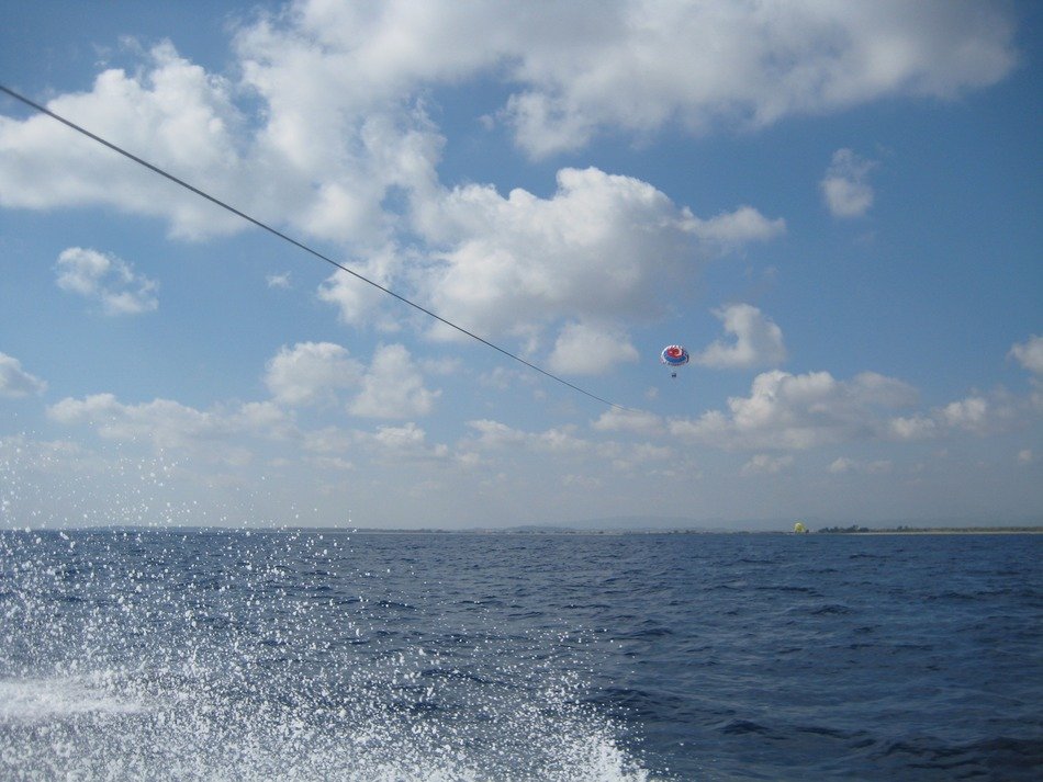parasailing, seascape with parasail wing