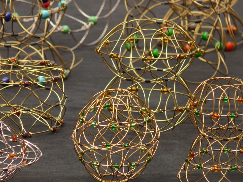 wire mandala play