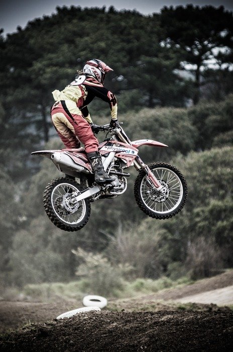 jump n6a motorcycle through the mud