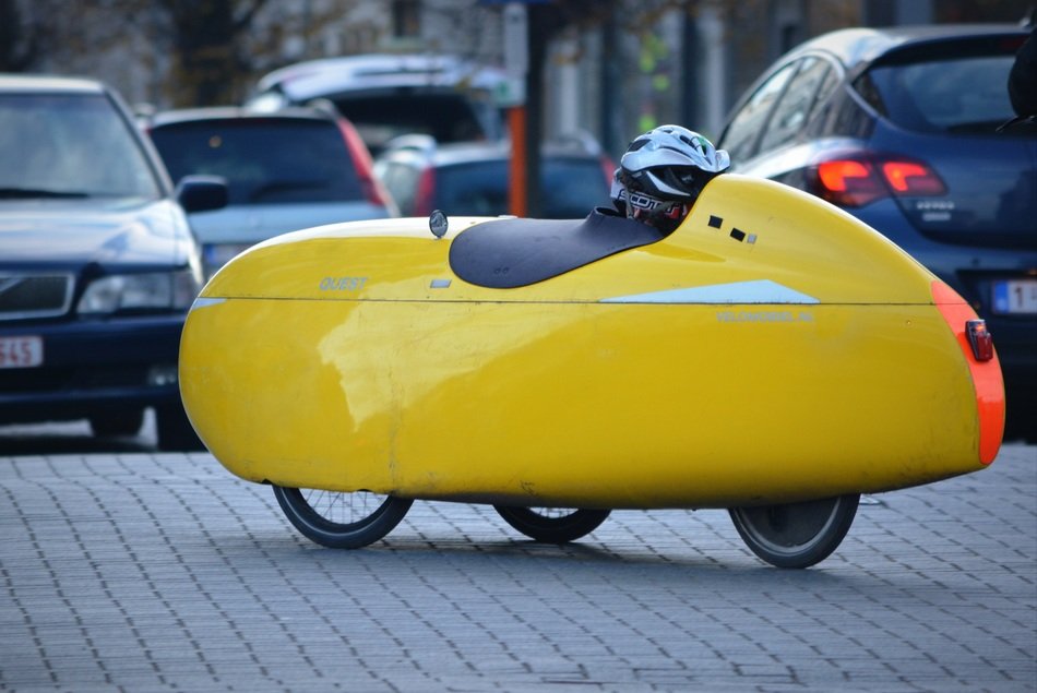 yellow velomobile