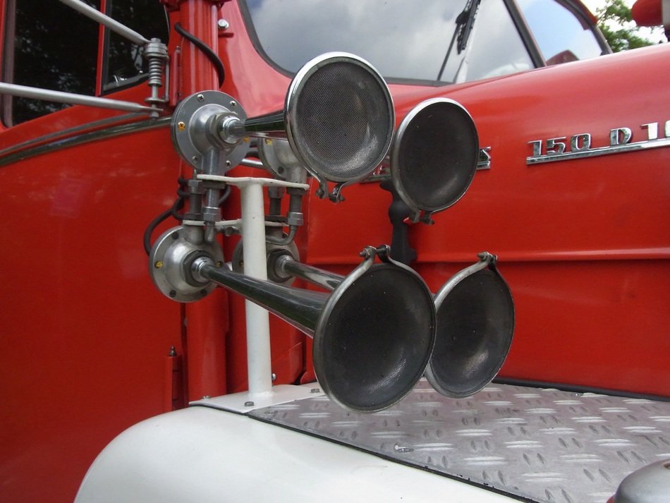 oldtimer fire truck signal