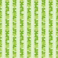 Seamless decorative floral pattern with clover