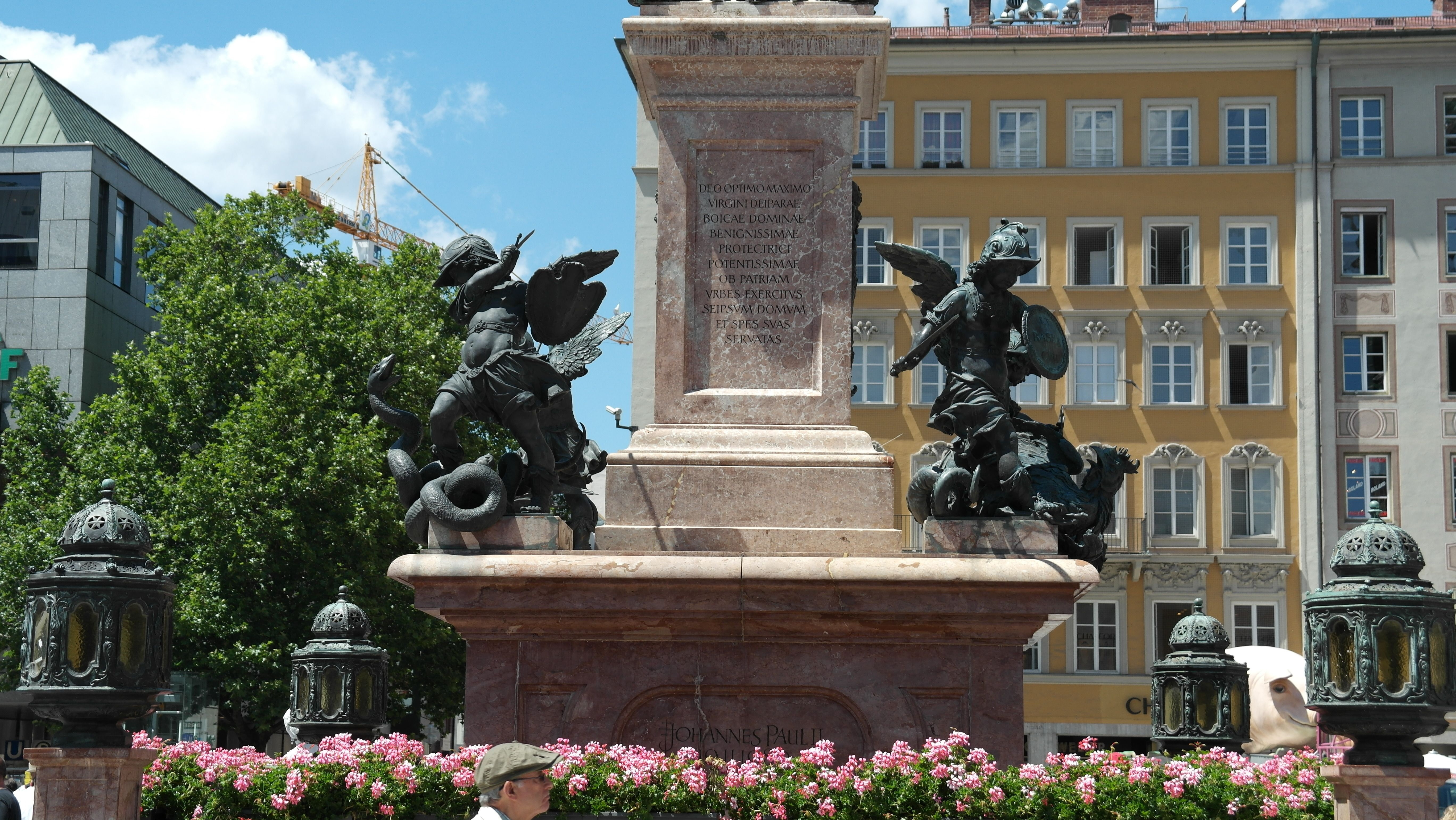 мюнхен статуя бавария