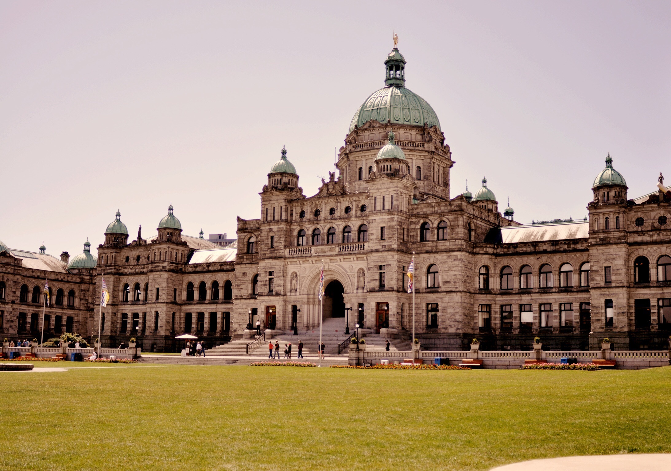 Government house front view free image download