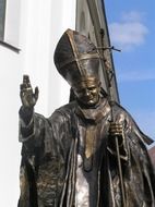 monument pope