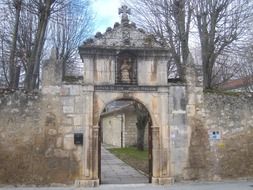 arched doorway to the church in burgos