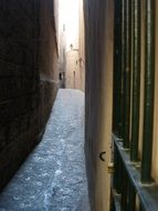 narrow street