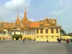 royal palace of phnom penh cambodia