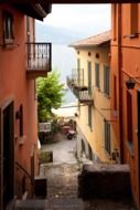 narrow streets in Italy