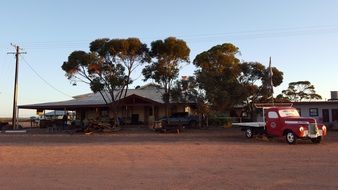 kingoonya pub