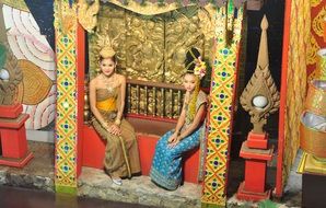 thai girls show