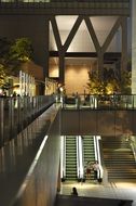 night view of the escalator