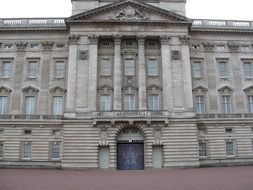 Famous Buckingham building in London