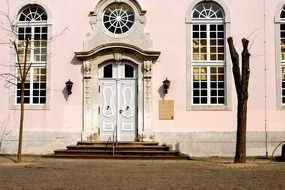 house with a pink facade in Germany