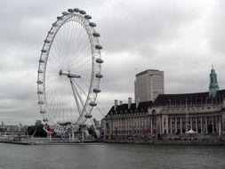 ferris wheel on the waterfront in London