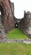 the ruins of an old building in Scotland