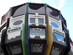 Colorful house facade in the shape of a tower in Berlin