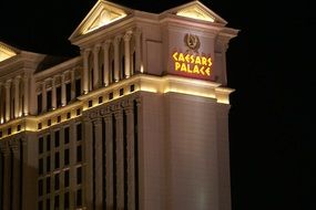 caesars palace in las vegas at night